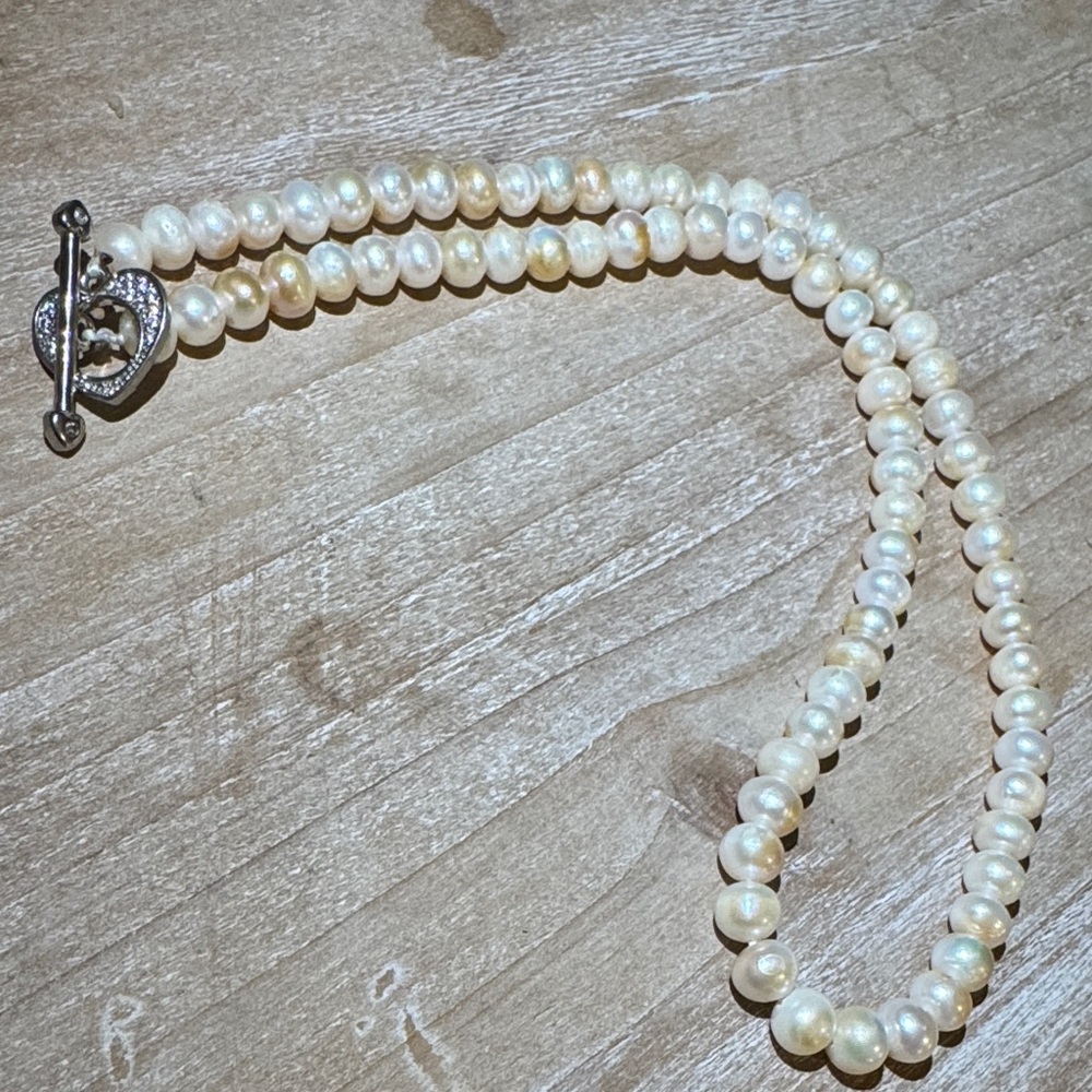 Elegant genuine Cream Pearl Necklace